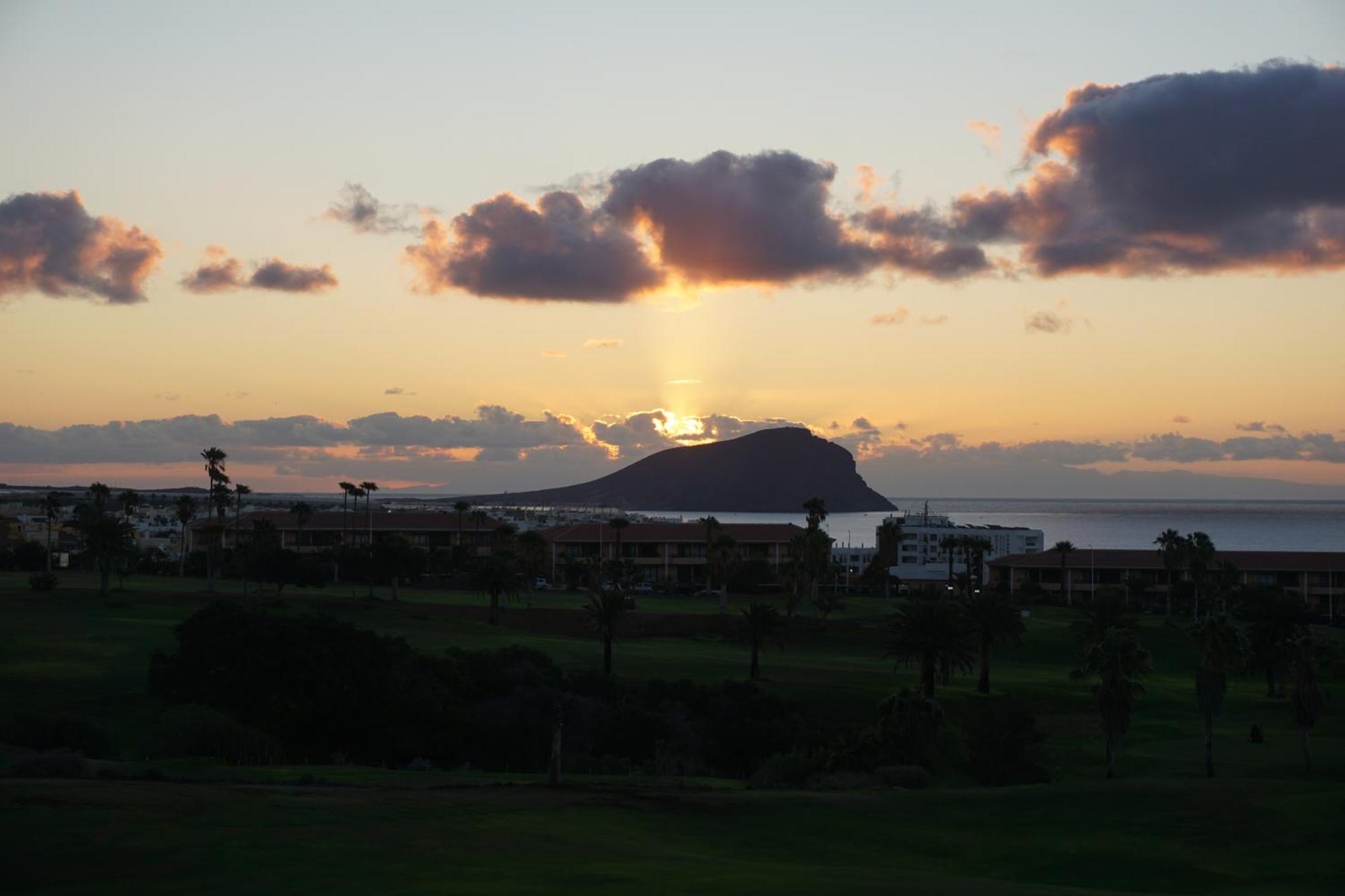 Golf Del Sur Apartment - Magnificent Panorama Of The Ocean, El Teide, And Montana Roja Сан Мигель Экстерьер фото